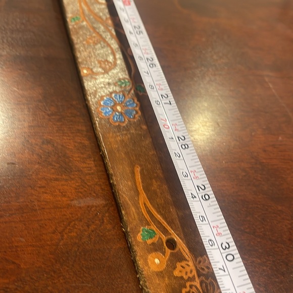 Vintage Leather Floral Tooled Belt with solid brass buckle - Picture 8 of 15